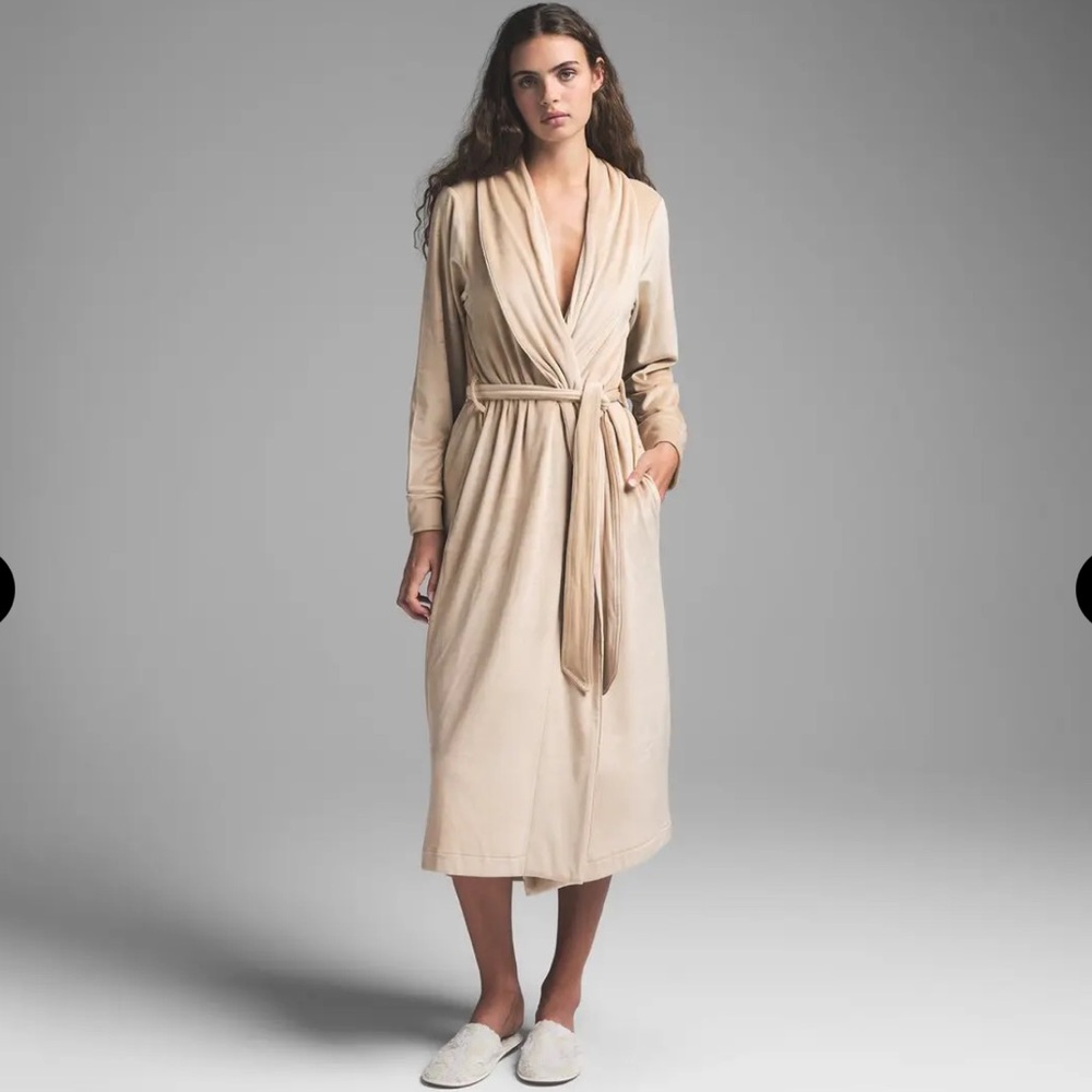 Skims Velour Long Robe in Honey